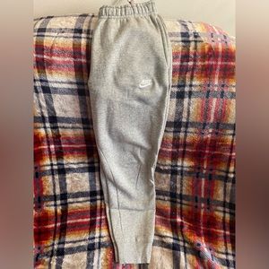 Men’s Grey Nike Sweatpants/Joggers